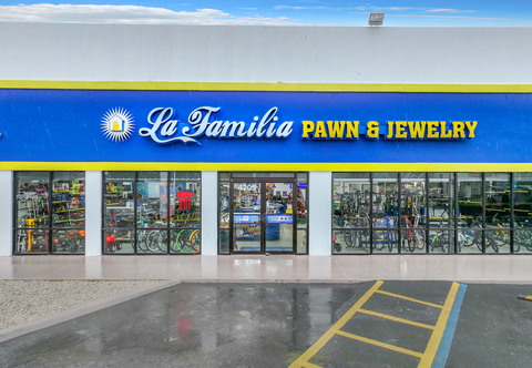 Download our APP!  La Familia Pawn and Jewelry